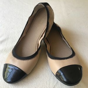 ✨ Never Worn ✨ Cathy Jean Nude & Black Flats